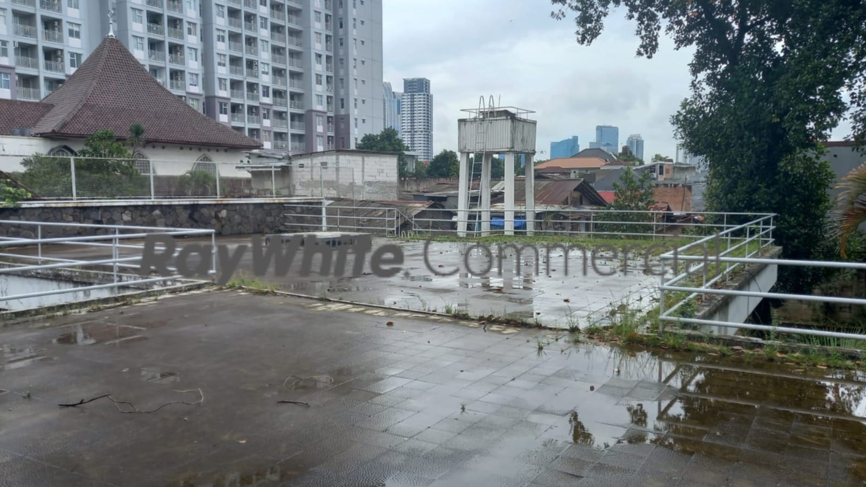 Gedung kantor Tebet, 1300m2, harga NJOP, Bebas GaGe, 5 menit dari Tol Pancoran,5 menit stasiun LRT,cocok untuk show room