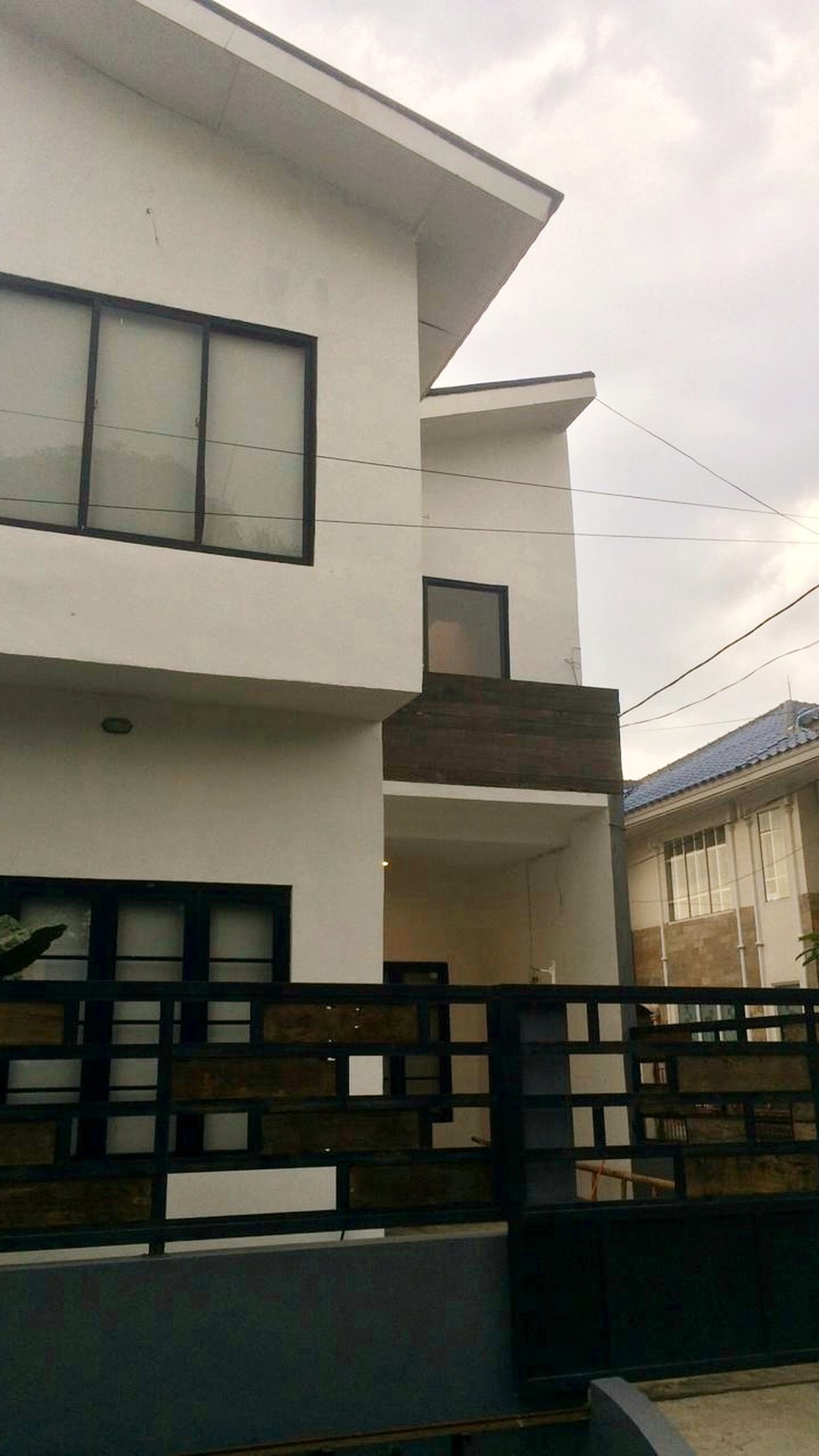 Rumah Minimalis Bagus Hot Sale di Pondok Ranji Tangerang Selatan