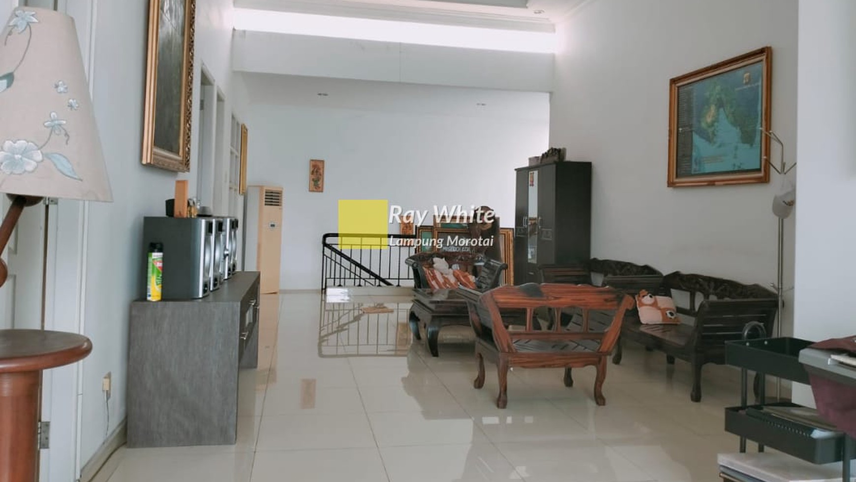 Di Jual Rumah 2,5 Lantai Modern Kalasik mh