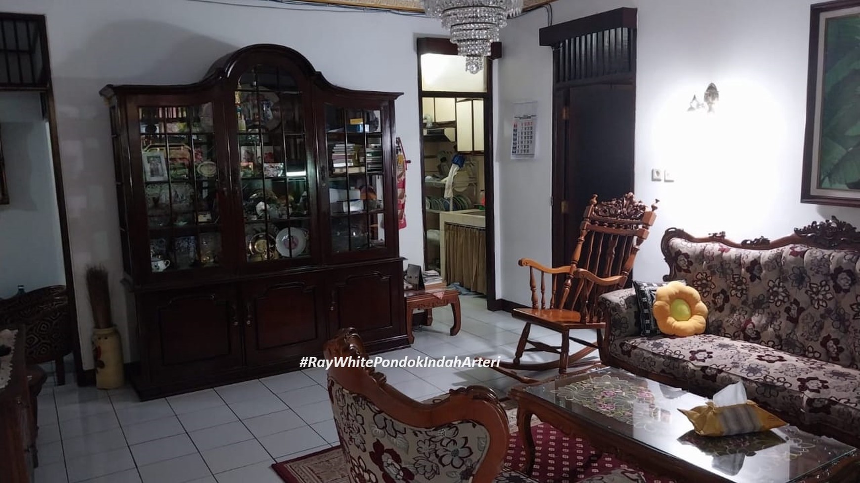 Rumah asri dan nyaman Di Pondok Indah Indah Jakarta Selatan.