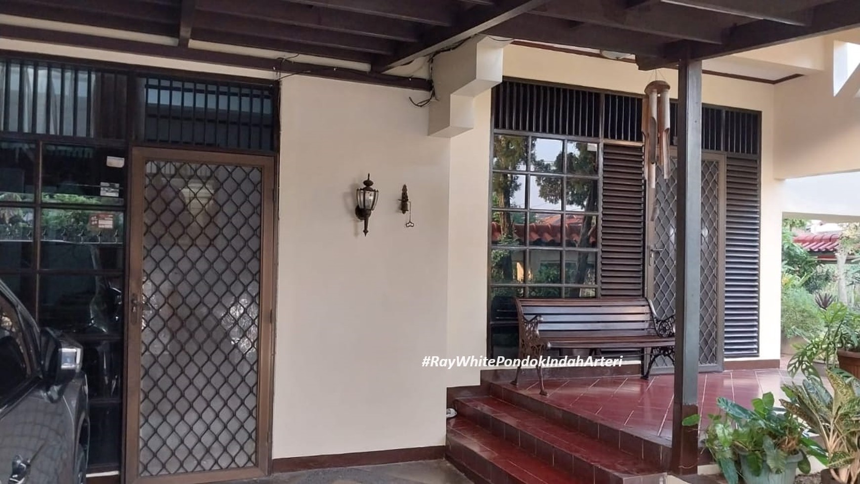 Rumah asri dan nyaman Di Pondok Indah Indah Jakarta Selatan.