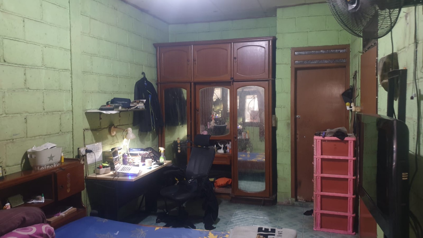 Dijual Rumah Lokasi Strategis di Pinggir Jalan Raya @Matraman