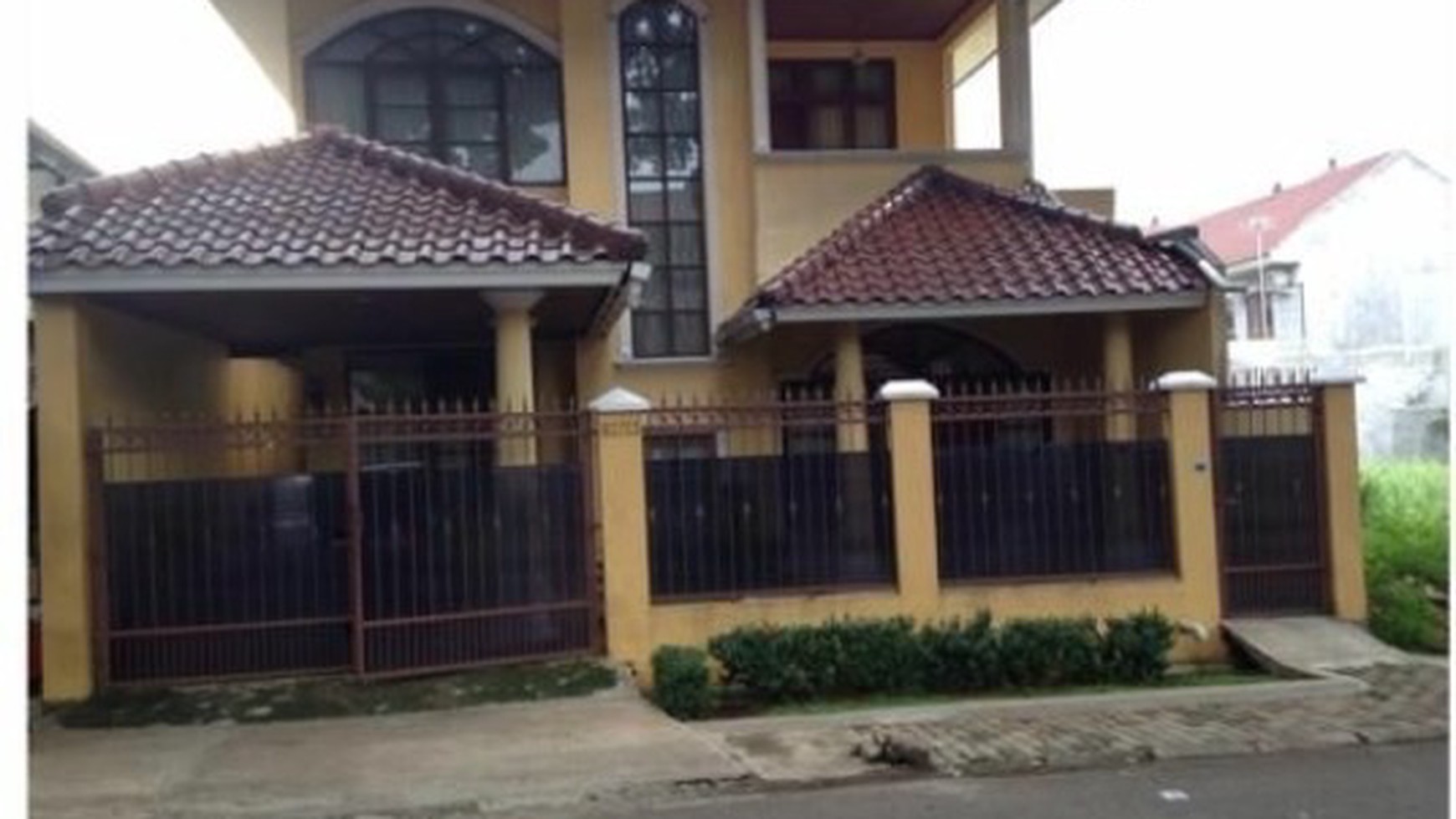 Rumah besar Lokasi Strategis di Griyakoka BSD