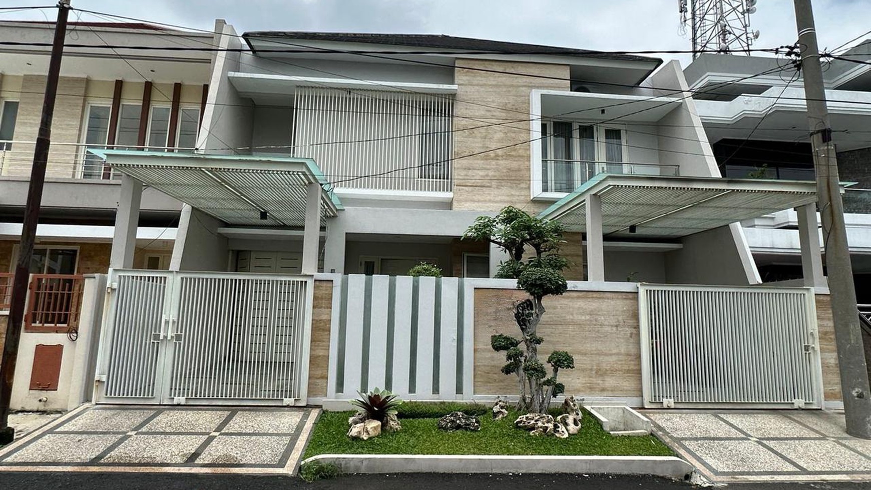 Dijual Rumah Dharmahusada Indah Utara - Surabaya Timur - Modern Mewah - Dekat Galaxy Mall, ITS, Airlangga