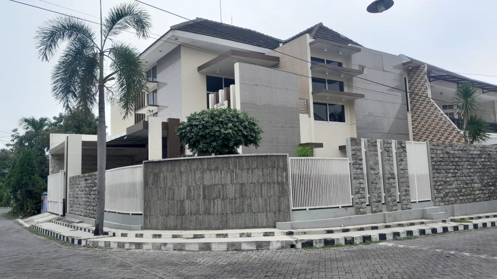 Rumah Mewah Darmo Permai Selatan Surabaya Hook Siap Huni