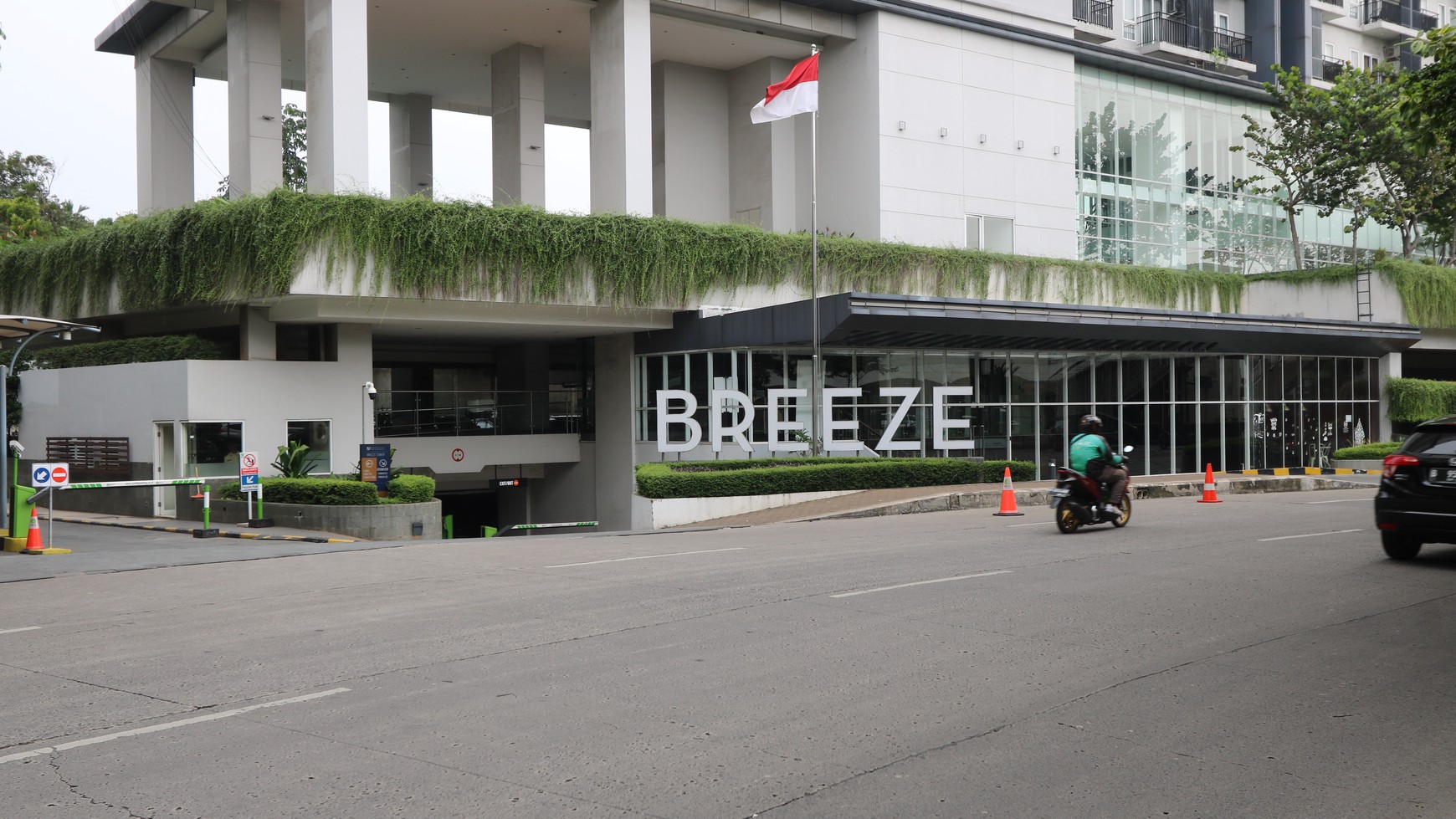 DIJUAL APARTEMENT BREEZE BINTARO, DEPAN BINTARO PLAZA, 5 MENIT STASIUN  PONDOK RANJI / Cozy and Strategic Apartment FOR SALE # DGDD