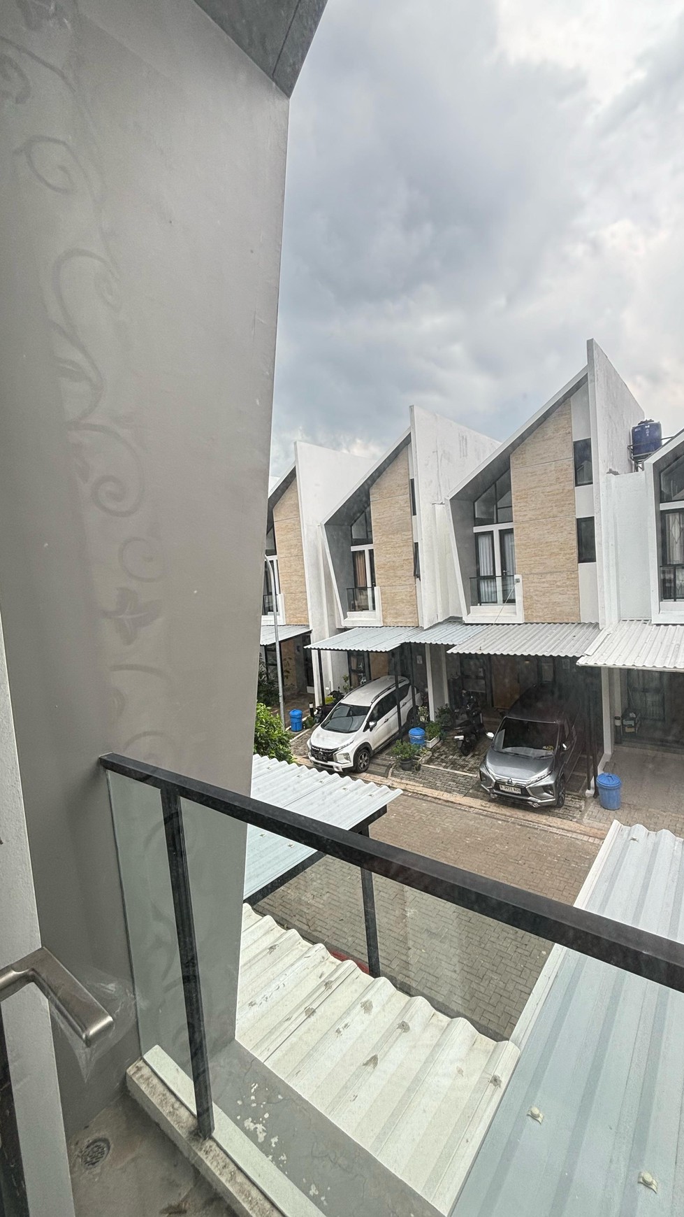 Disewakan rumah minimalis modern di Provence Suit BSD Tangerang 