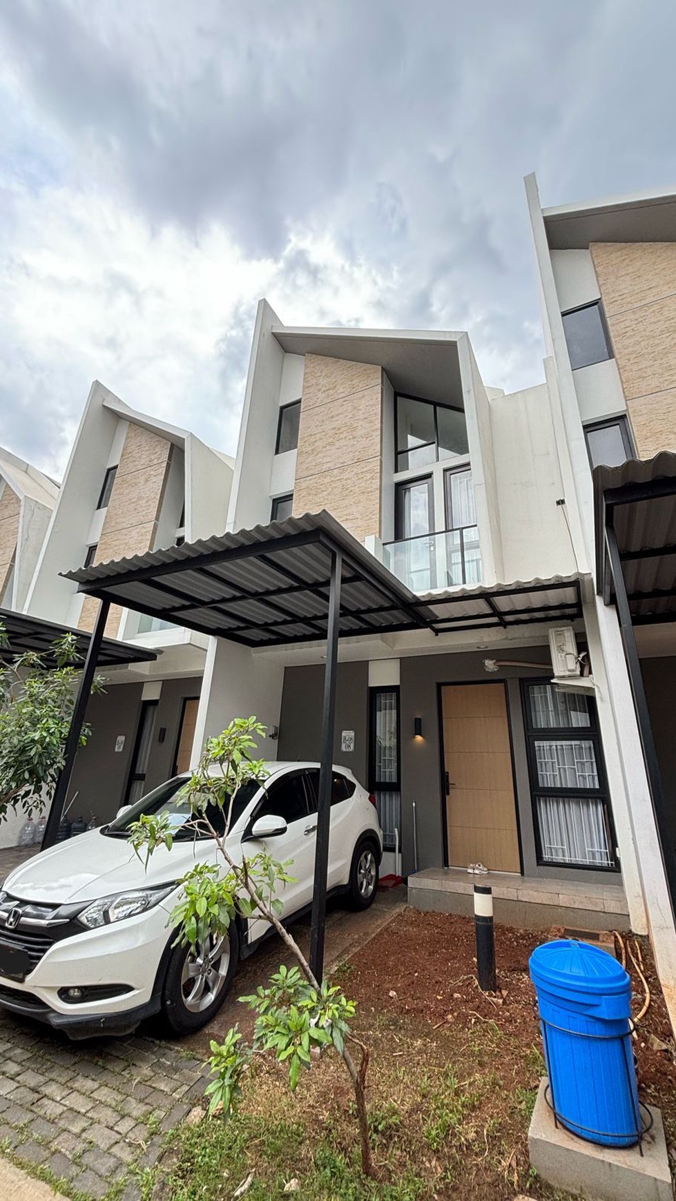 Disewakan rumah minimalis modern di Provence Suit BSD Tangerang 