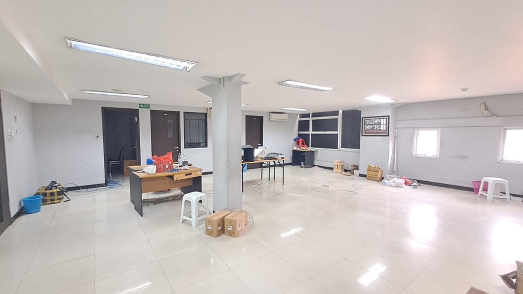 Gedung Kantor di Bizpark 1 Pulogadung yang Strategis / Office Building in Bizpark 1 Pulogadung  For Sale #DD