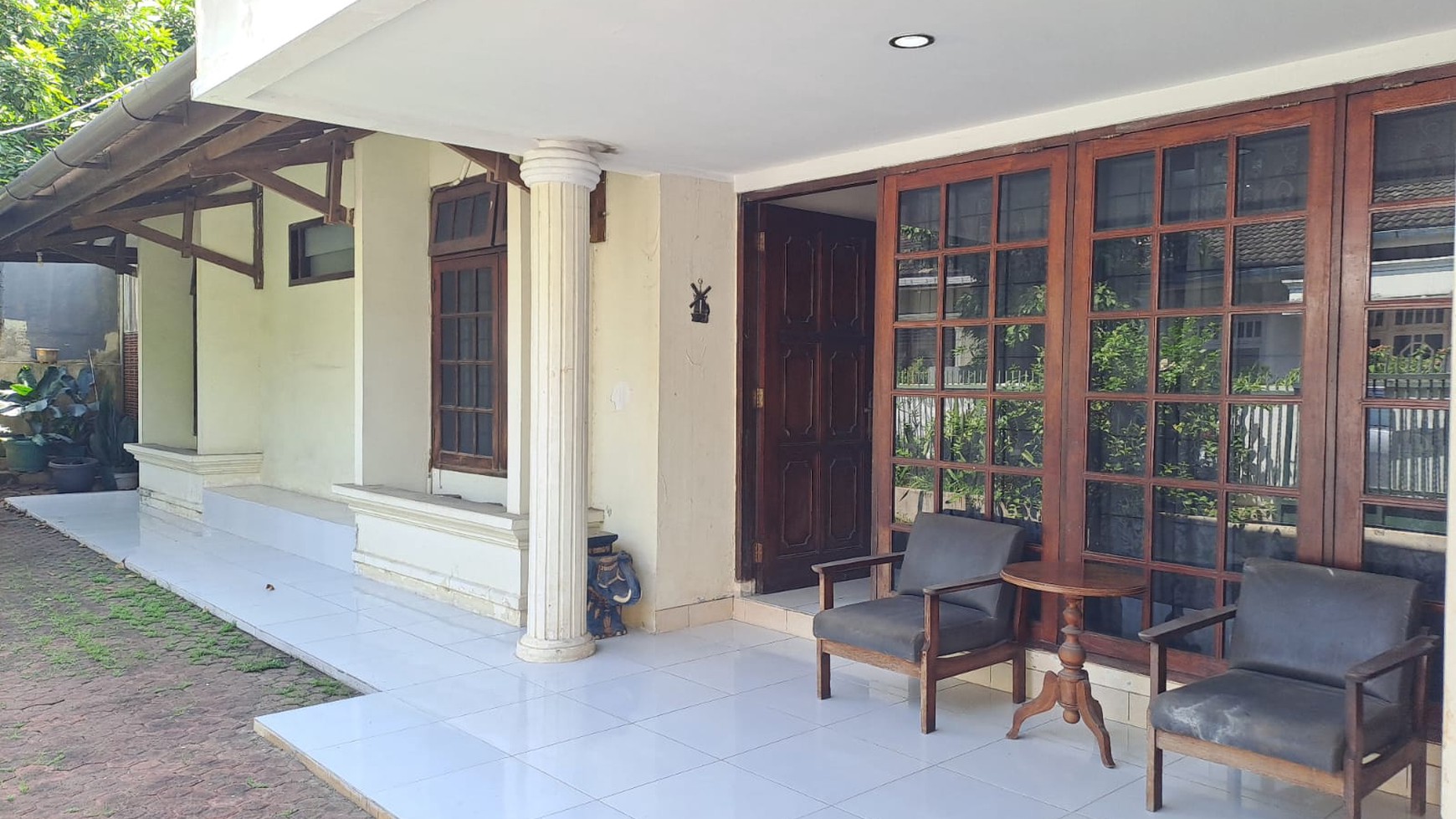 Dijual Rumah Nyaman di daerah asri di Selatan Jakarta  5 menit ke MRT Lebak Bulus 