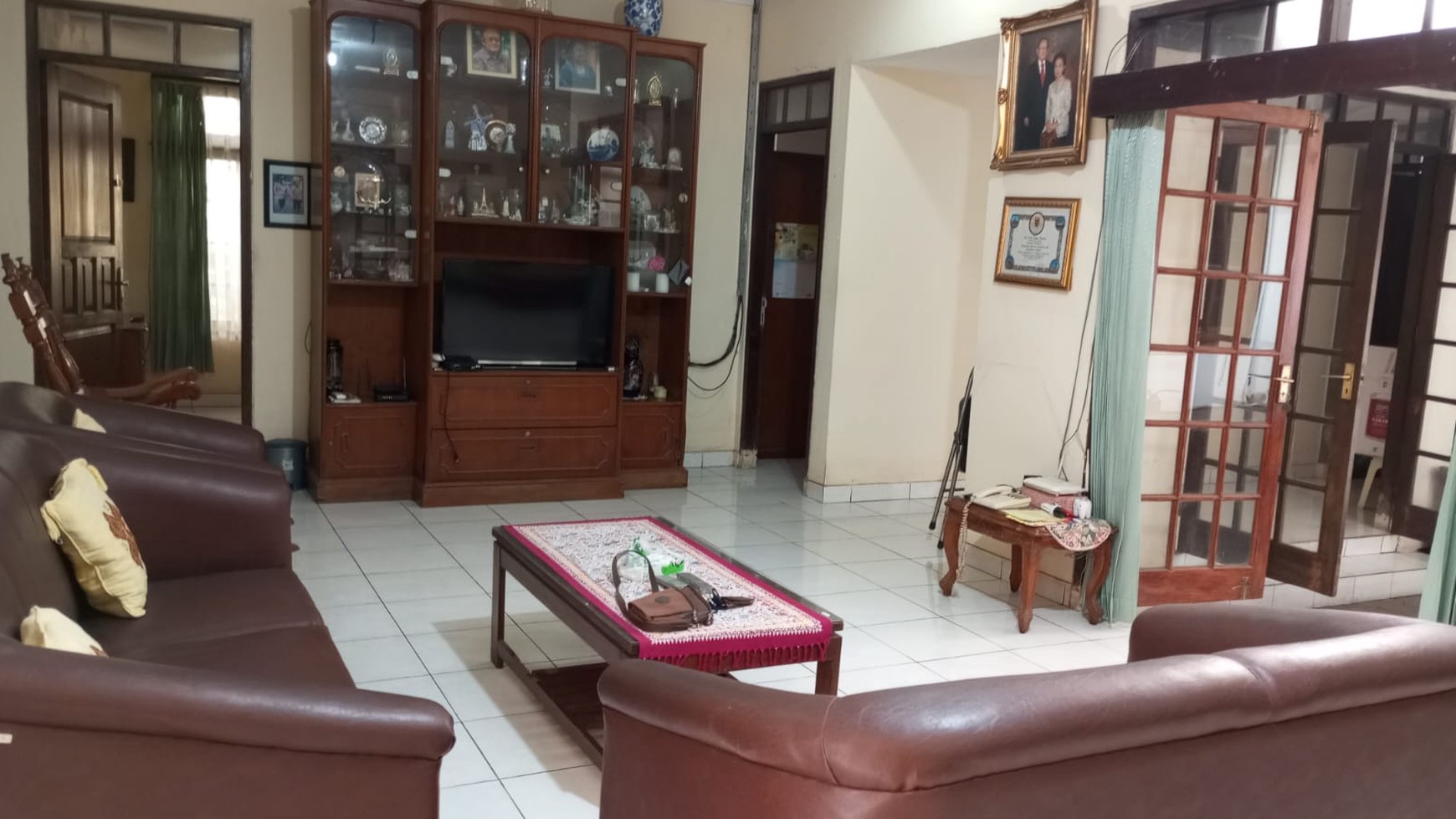 Dijual Rumah Nyaman di daerah asri di Selatan Jakarta  5 menit ke MRT Lebak Bulus 