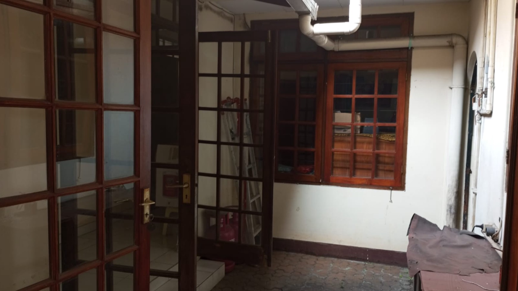 Dijual Rumah Nyaman di daerah asri di Selatan Jakarta  5 menit ke MRT Lebak Bulus 