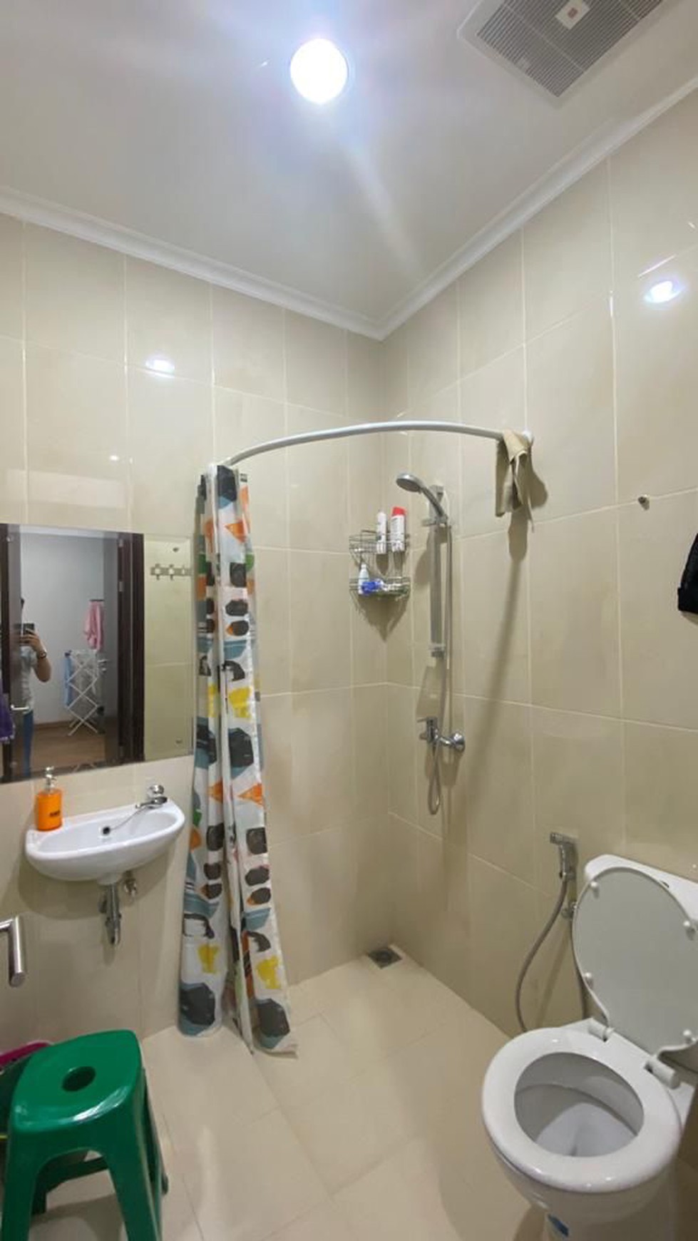 Dijual Low Rise apartemen Asatti tower Carnelian, Vanya Park BSD di lantai 1 view Pool / Kolam Renang