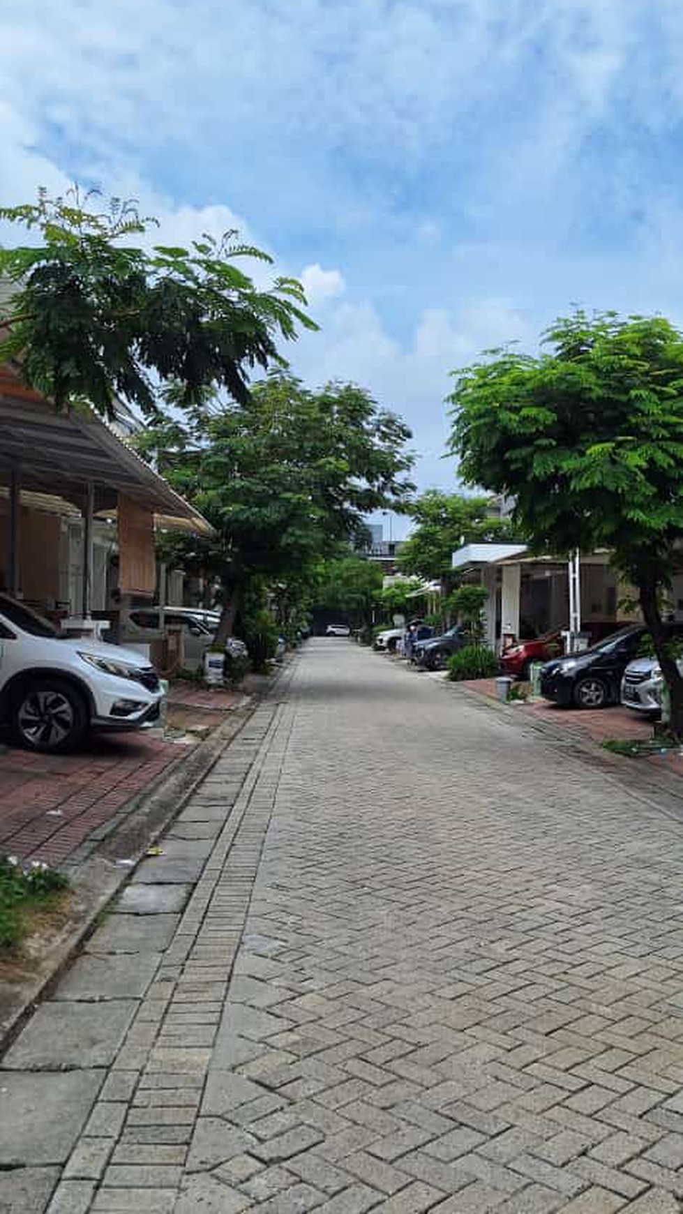 Dijual rumah di Layar permai PIK