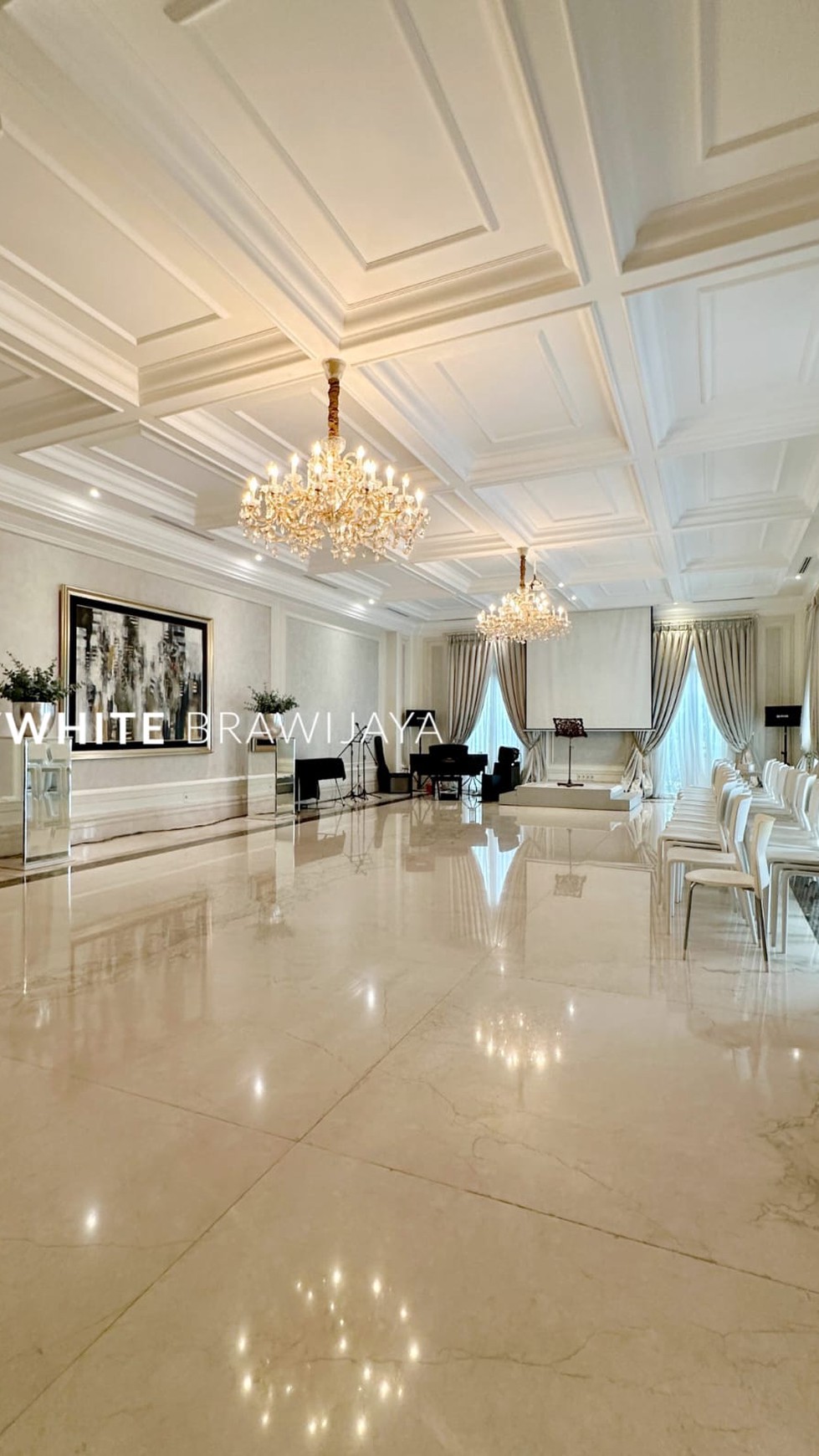 American Classic White House Design Furnished Area Cipete