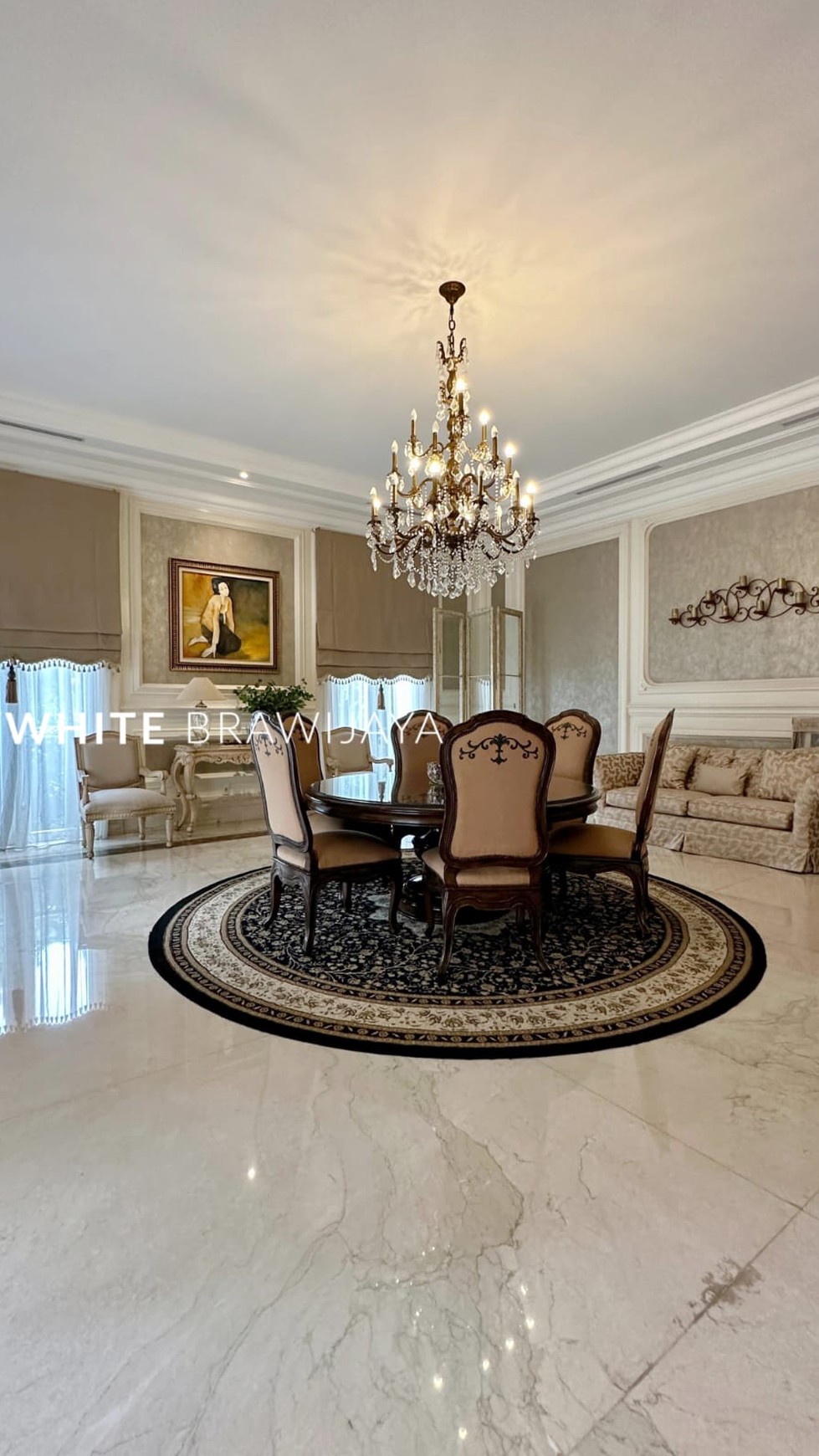 American Classic White House Design Furnished Area Cipete