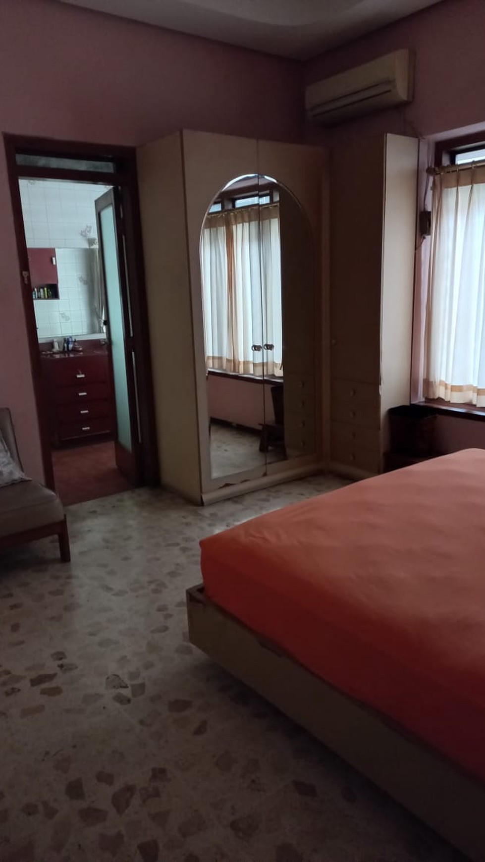 Dijual  Cepat Rumah Pusat Kota Surabaya, Jl. Blambangan