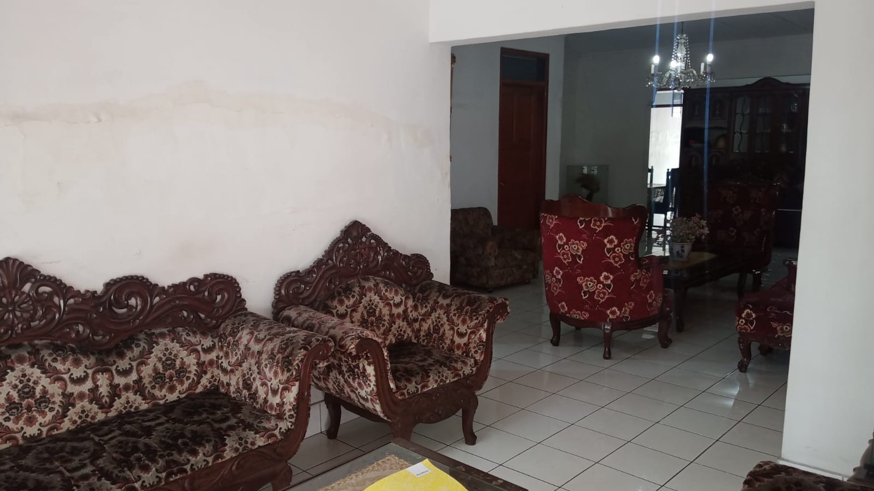 Rumah Bagus Semi Furnished di jalan Laswi, Bandung