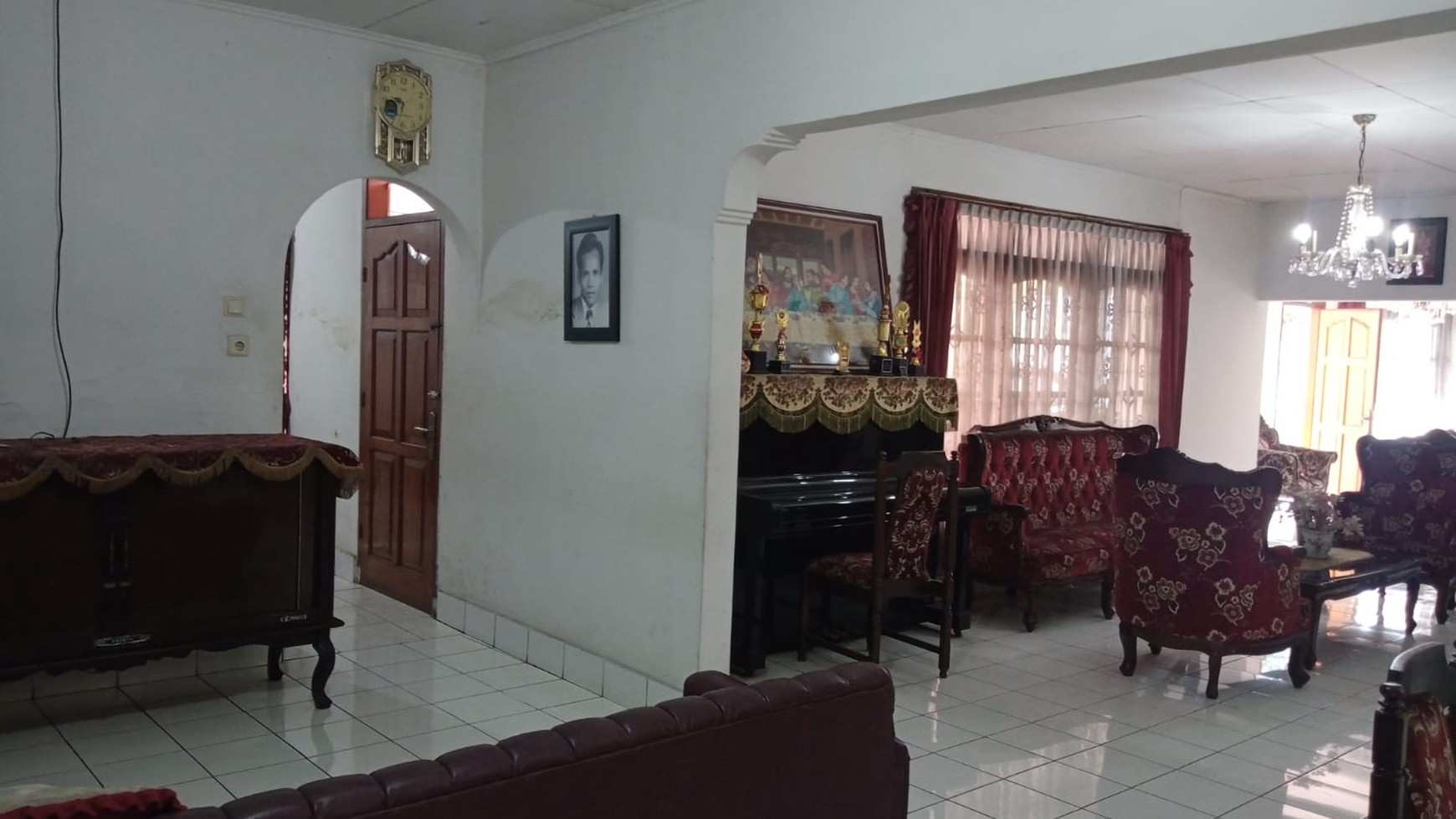 Rumah Bagus Semi Furnished di jalan Laswi, Bandung