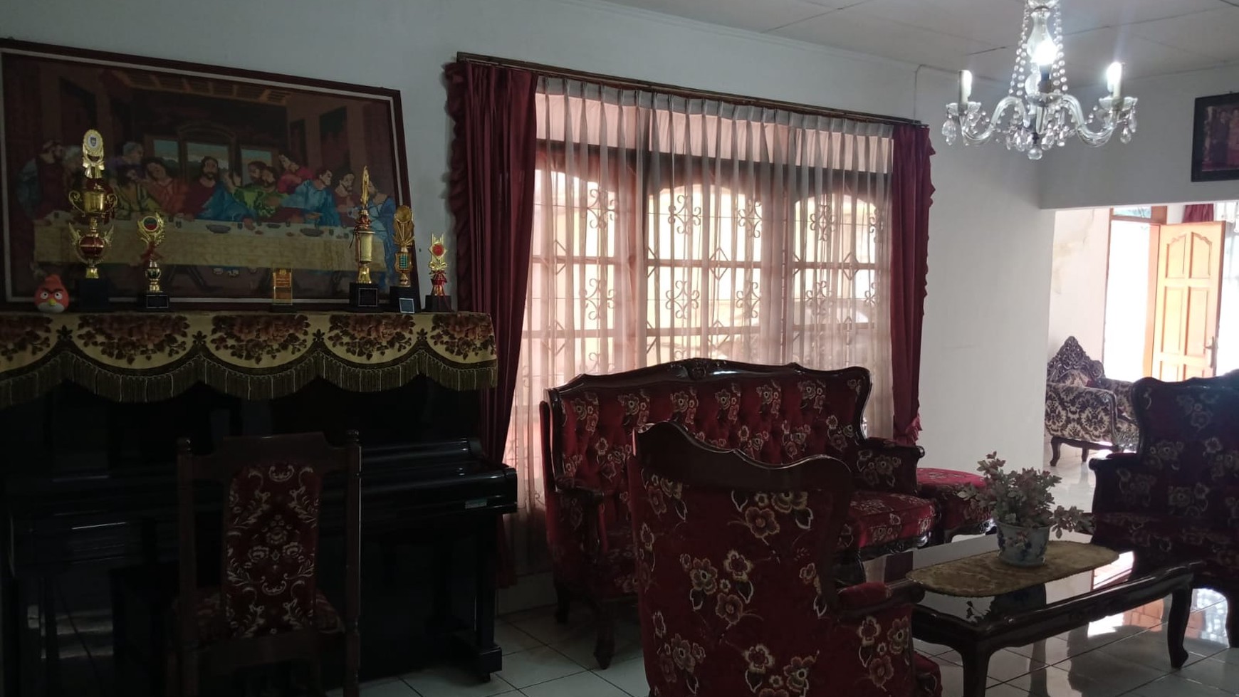 Rumah Bagus Semi Furnished di jalan Laswi, Bandung