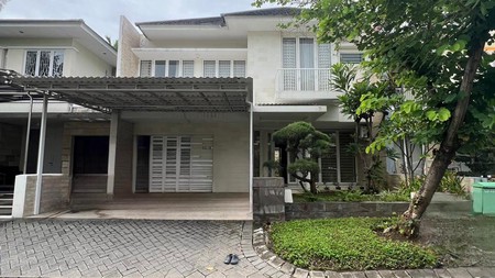 Murah!! Luas 236 m2 cuma 3M-an Dijual Rumah Semi Furnished Depan Taman Royal Residence Wiyung-Surabaya Barat