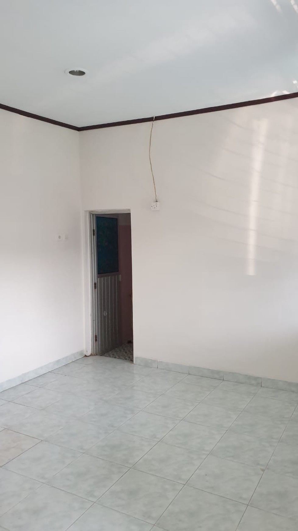 Dijual rumah di Teluk gong