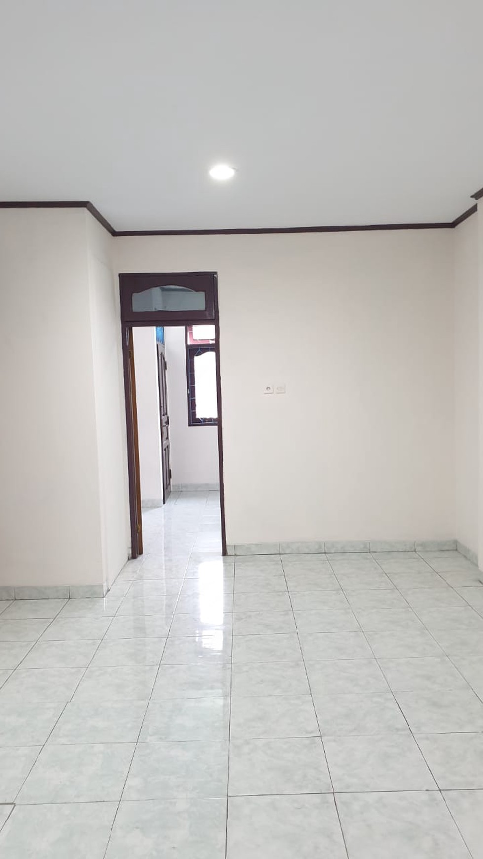 Dijual rumah di Teluk gong