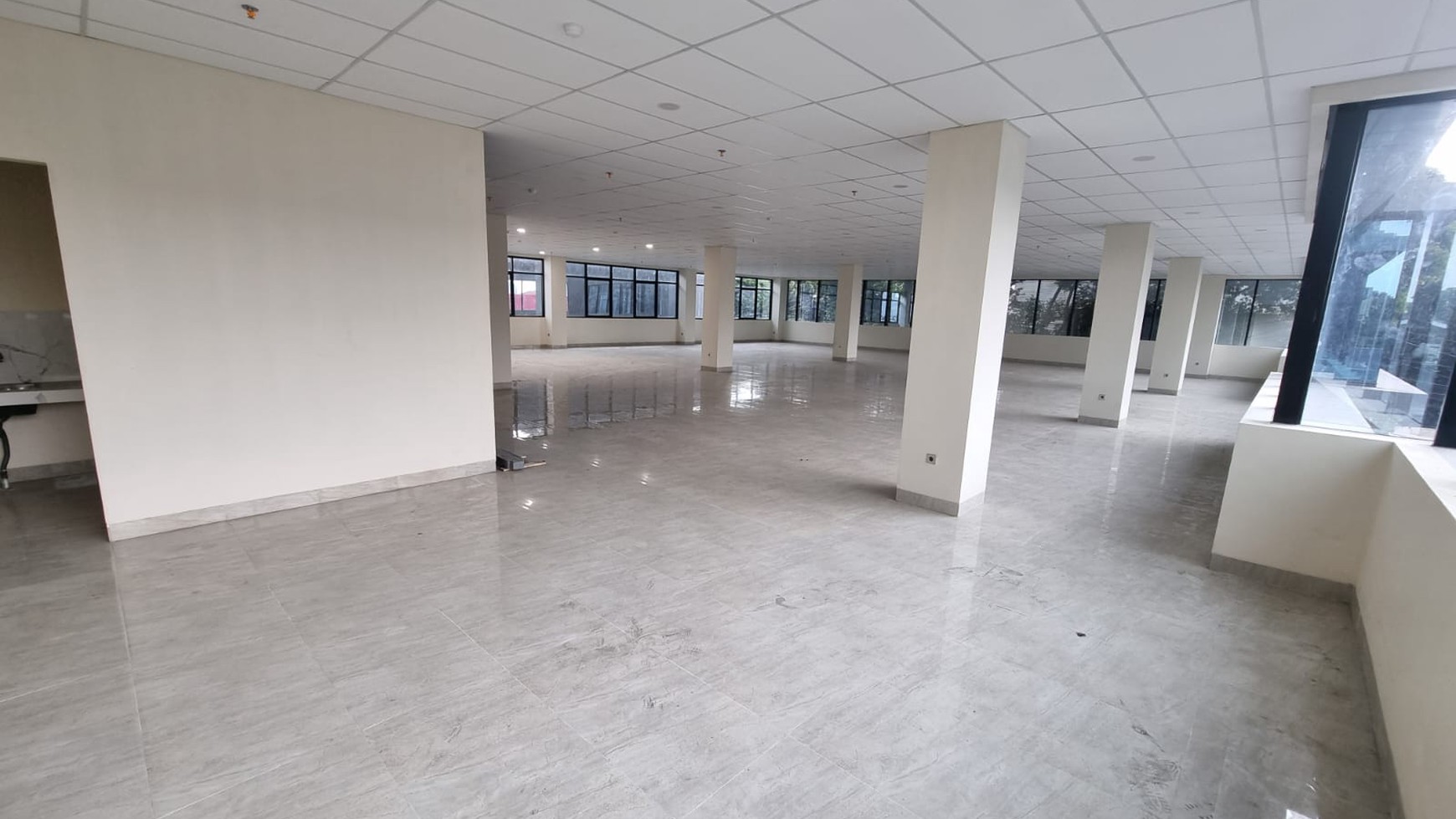 Gedung Perkantoran Siap Pakai dan Lokasi Strategis @Pondok Pinang