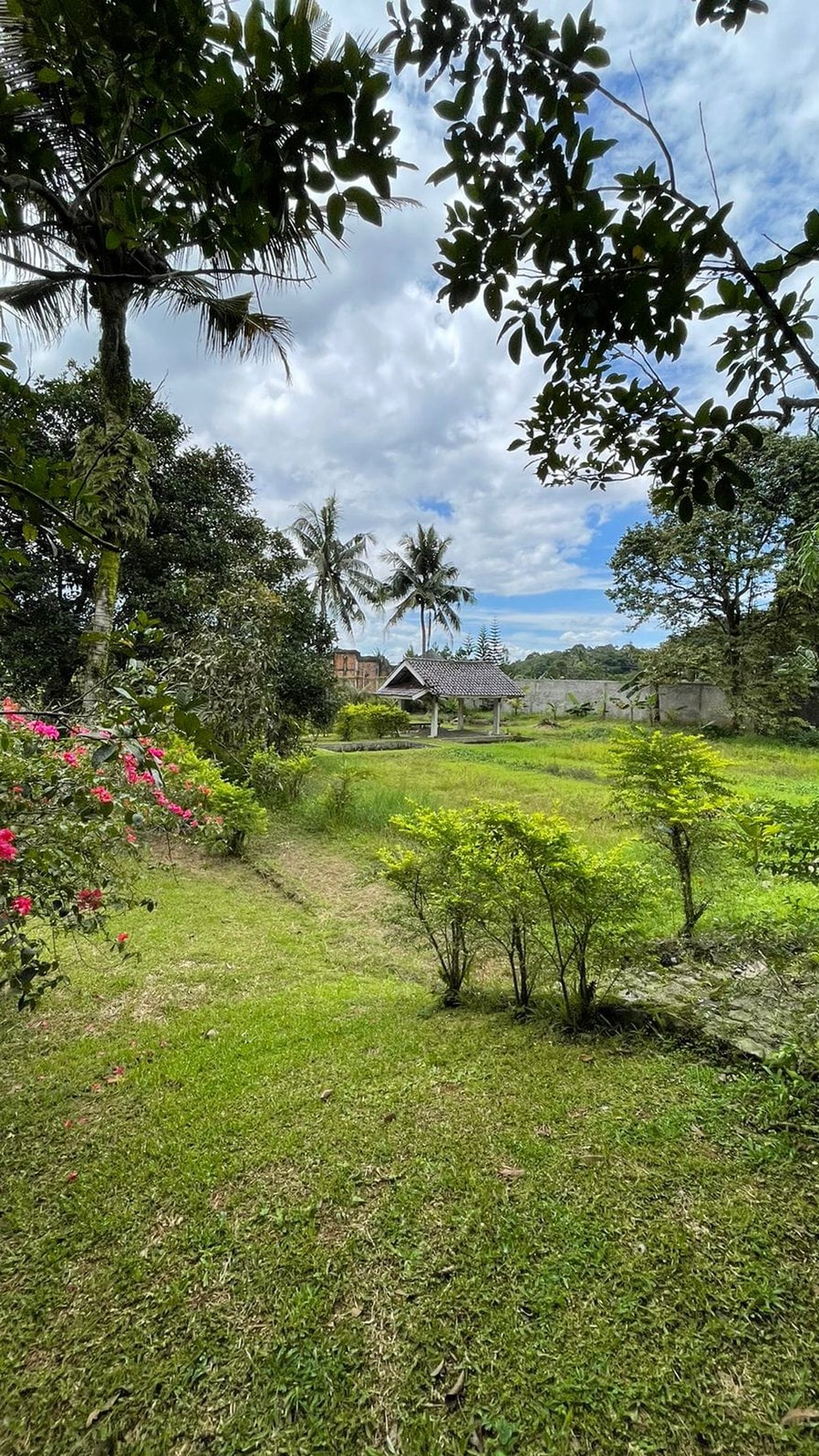 Villa dengan luas 1,5 hektar di gadog bogor, jawa barat