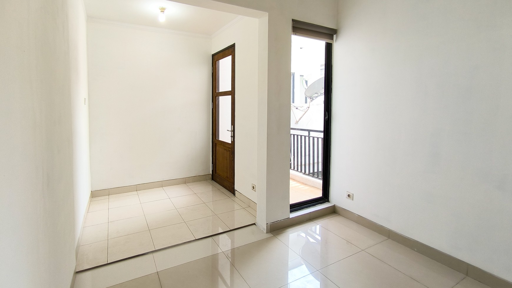 Rumah Bagus Siap Huni dan Asri di Discovery Flamine, Bintaro Sektor 9