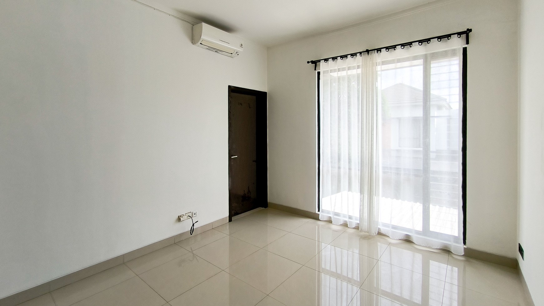 Rumah Bagus Siap Huni dan Asri di Discovery Flamine, Bintaro Sektor 9