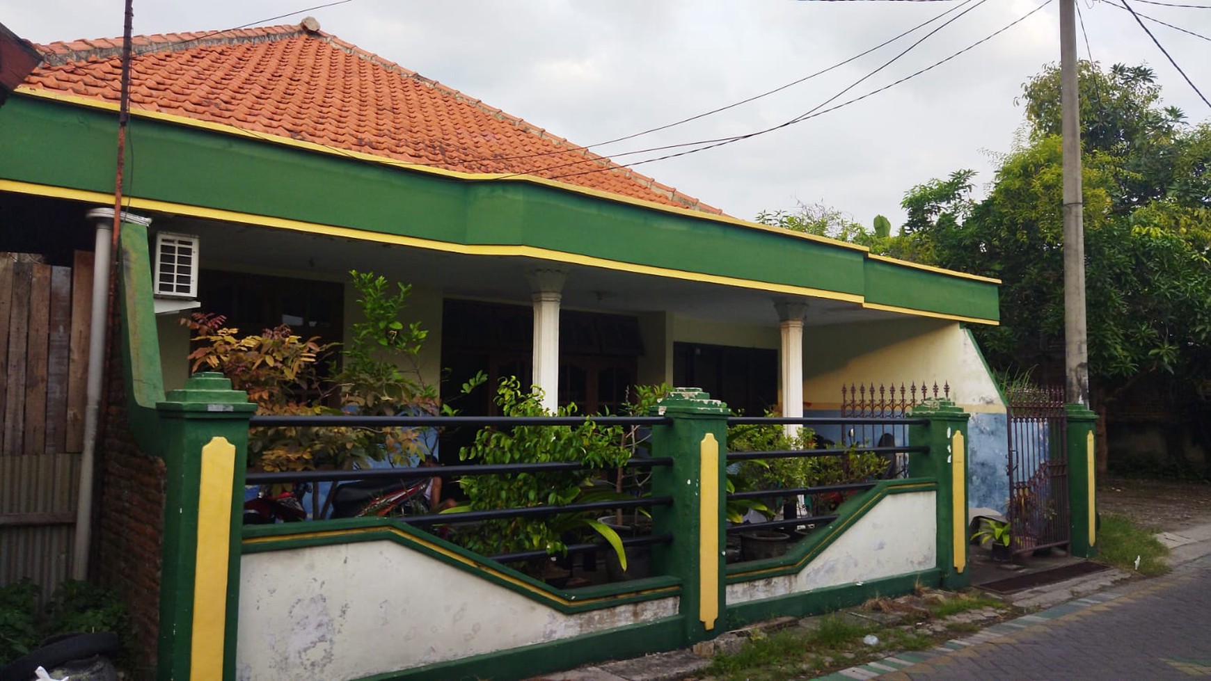 1667. Dijual Rumah di Jl Ratu Ayu , Wage Taman Sidoarjo