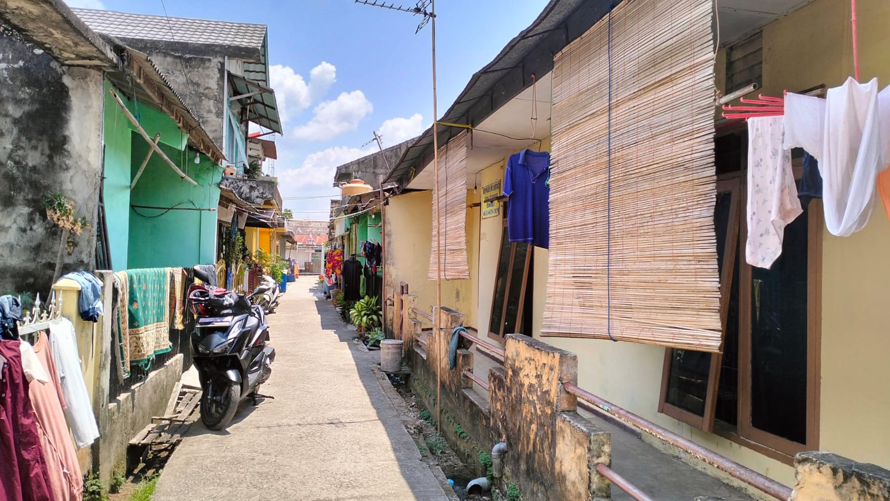 Rumah Dijual di Komplek Perumahan Kenten Laut