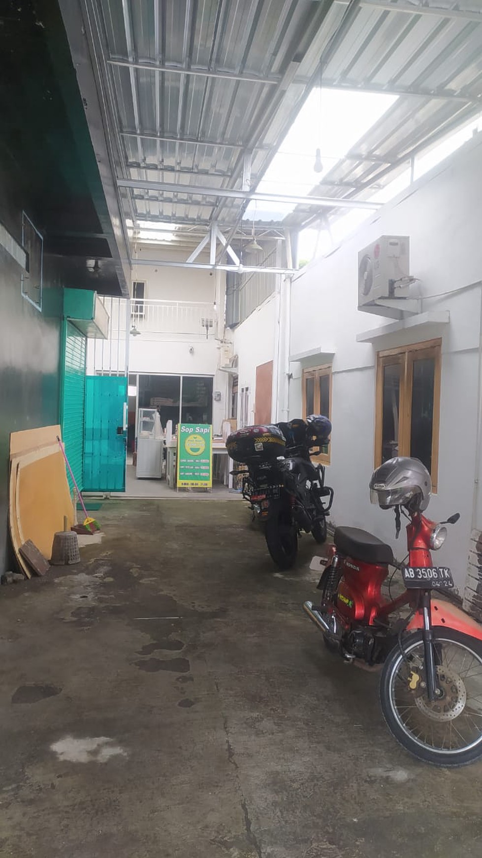 Disewakan Ruko 2 Lantai Lokasi Strategis Dekat Hotel Tentrem 