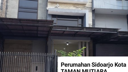 Dijual Rumah Pondok Mutiara Kota Sidoarjo SEMI Furnished - 4 Kamar Tidur Siap Huni STRATEGIS dekat Akses Jalan TOL