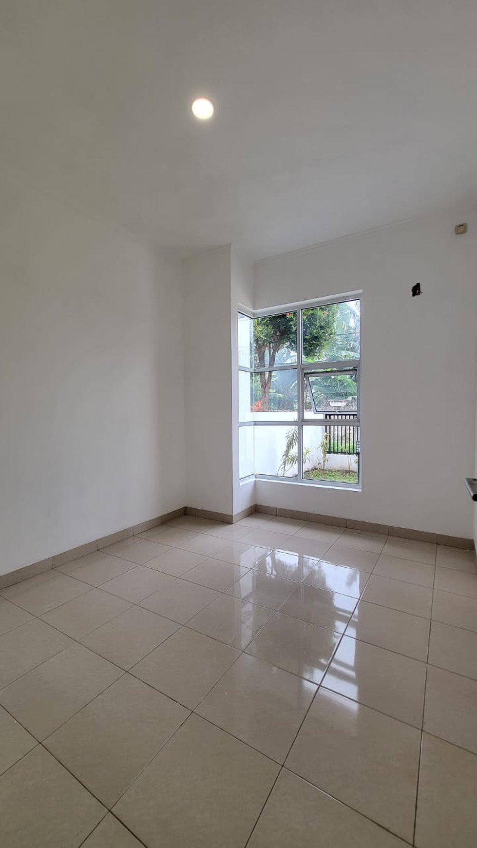 Rumah Minimalis, Siap Huni, dan Asri @ Serua Village, Ciputat Timur