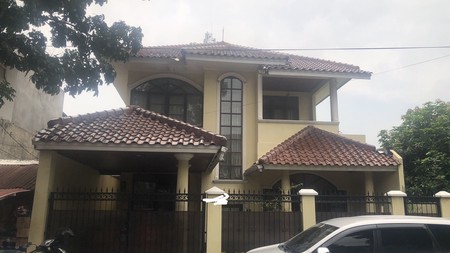 Rumah besar di Griyakoka BSD City