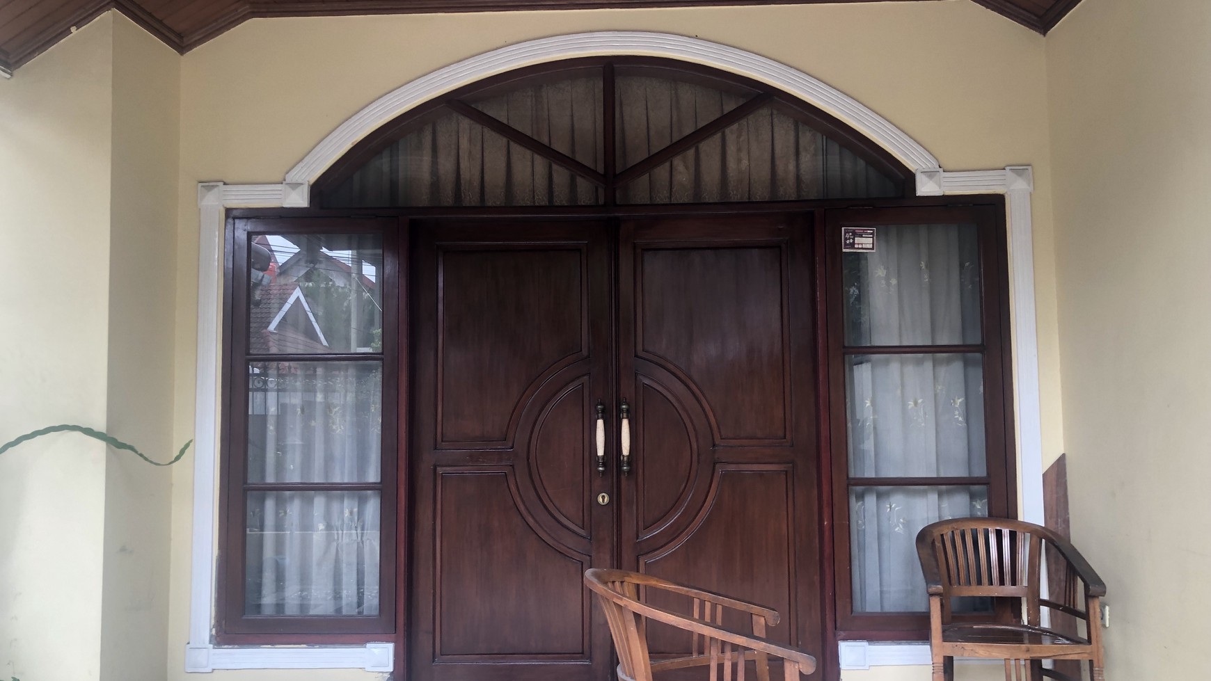 Rumah besar di Griyakoka BSD City