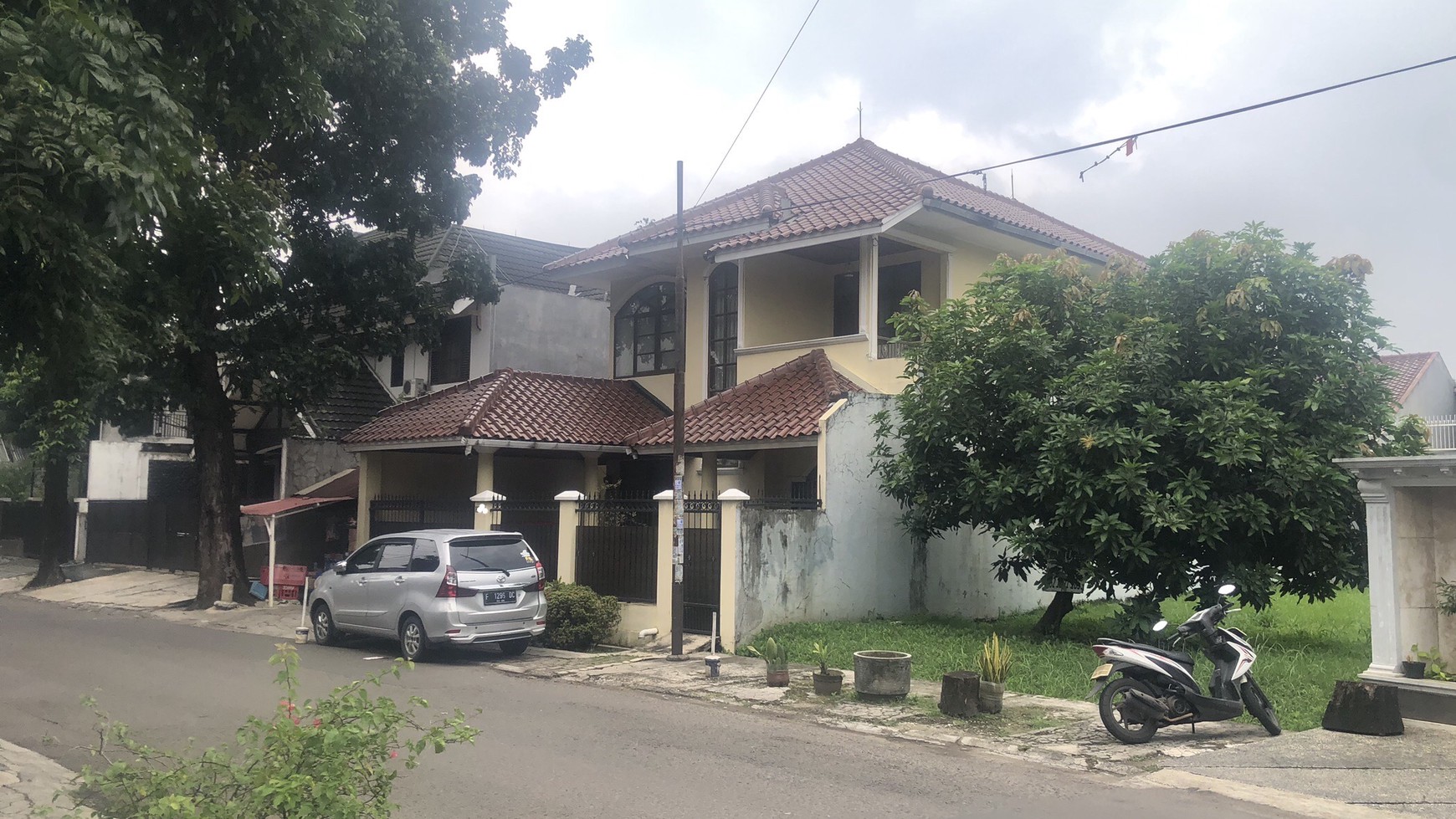 Rumah besar di Griyakoka BSD City