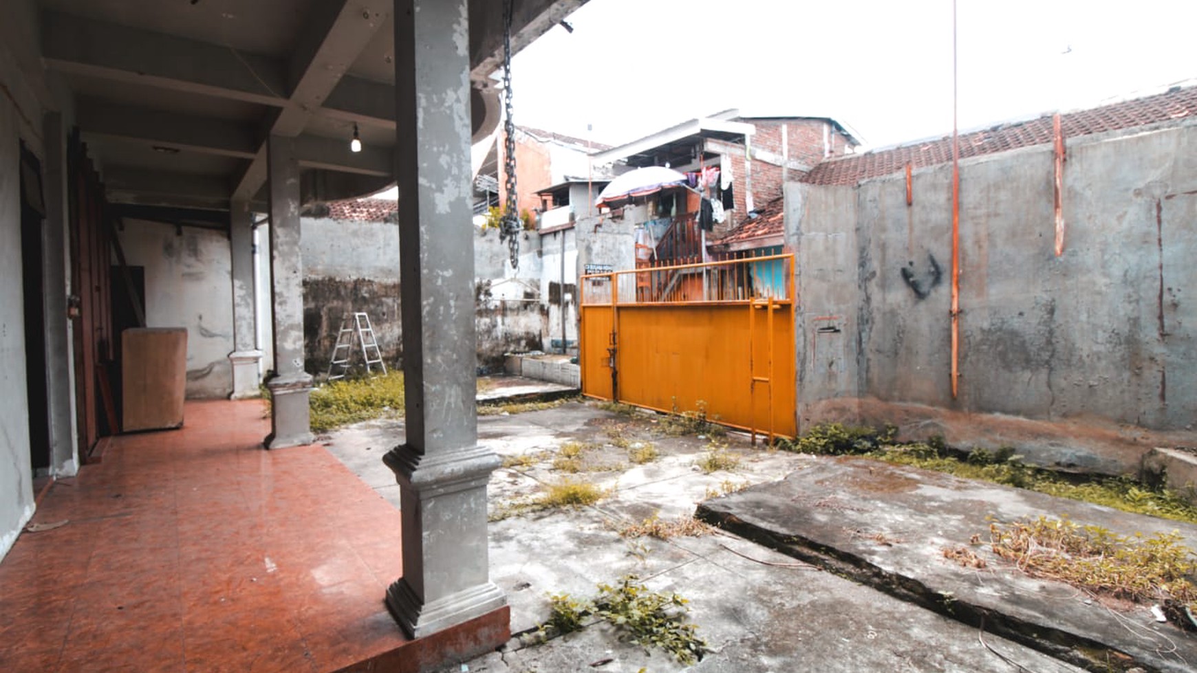 Rumah Tinggal 3 Lantai Lokasi Dekat Menuju Jalan Kusumanegara 