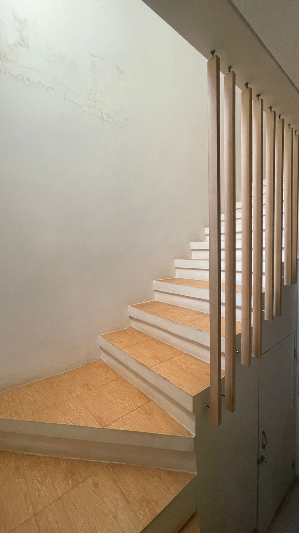 TURUN HARGA RUMAH CANTIK 2 LANTAI DI GREENVILE RELIFE SETU BEKASI