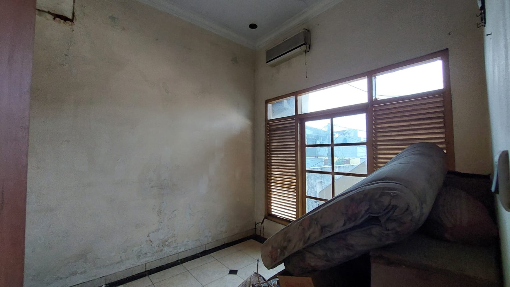 Dijual Cepat Rumah Hoek Harapan Baru, Bekasi Barat