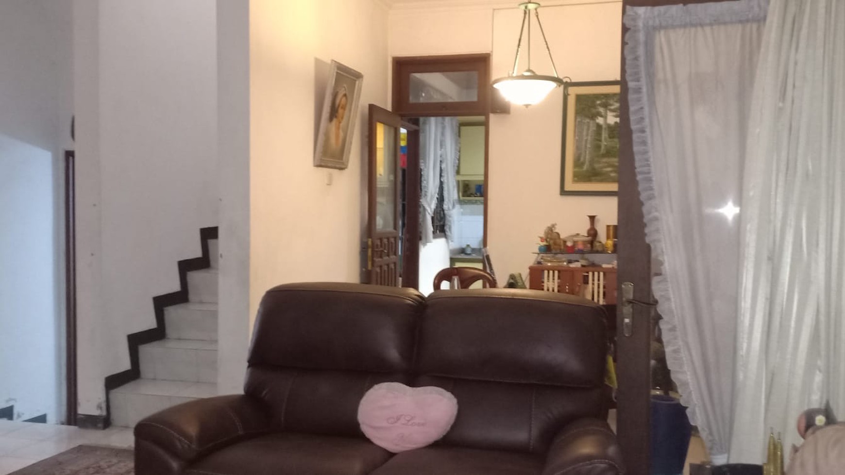 Dijual Rumah Hook di Graha Famili Wiyung Surabaya Barat dekat Pakuwon Mall