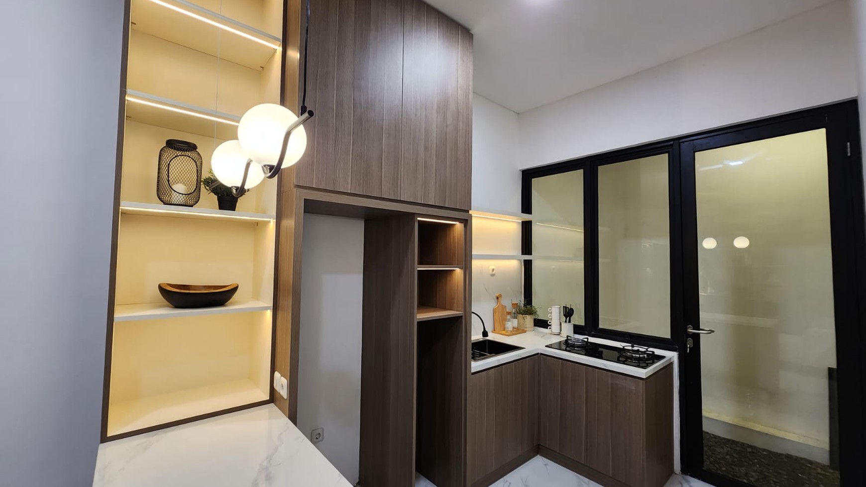 Rumah Baru2 Lantai  Lokasi Premium di BSD Tangerang Banten