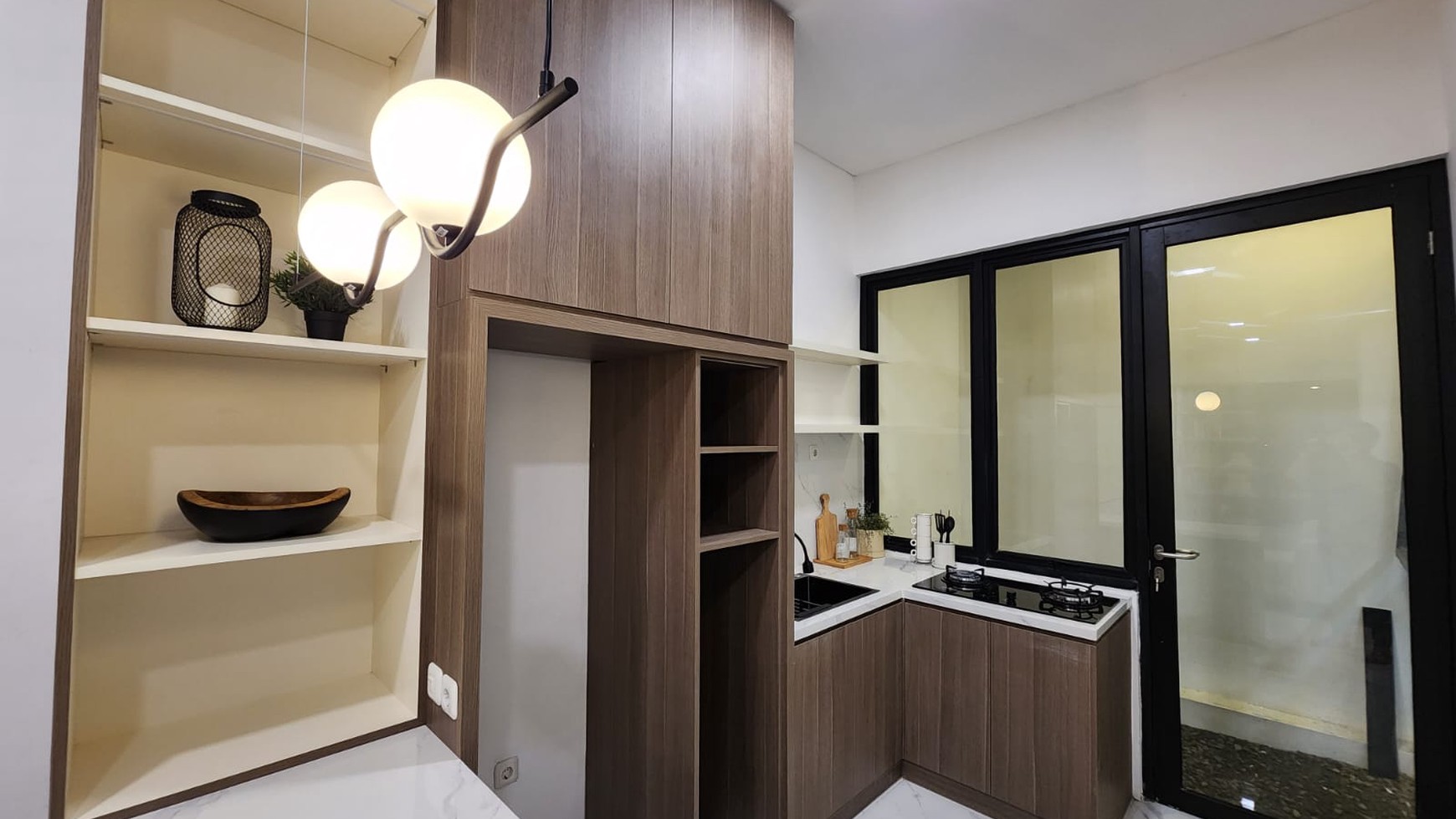 Rumah Baru2 Lantai  Lokasi Premium di BSD Tangerang Banten