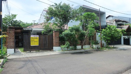 Rumah Rapi Nyaman  Jl Kayu Putih Tengah, Luas 242m2