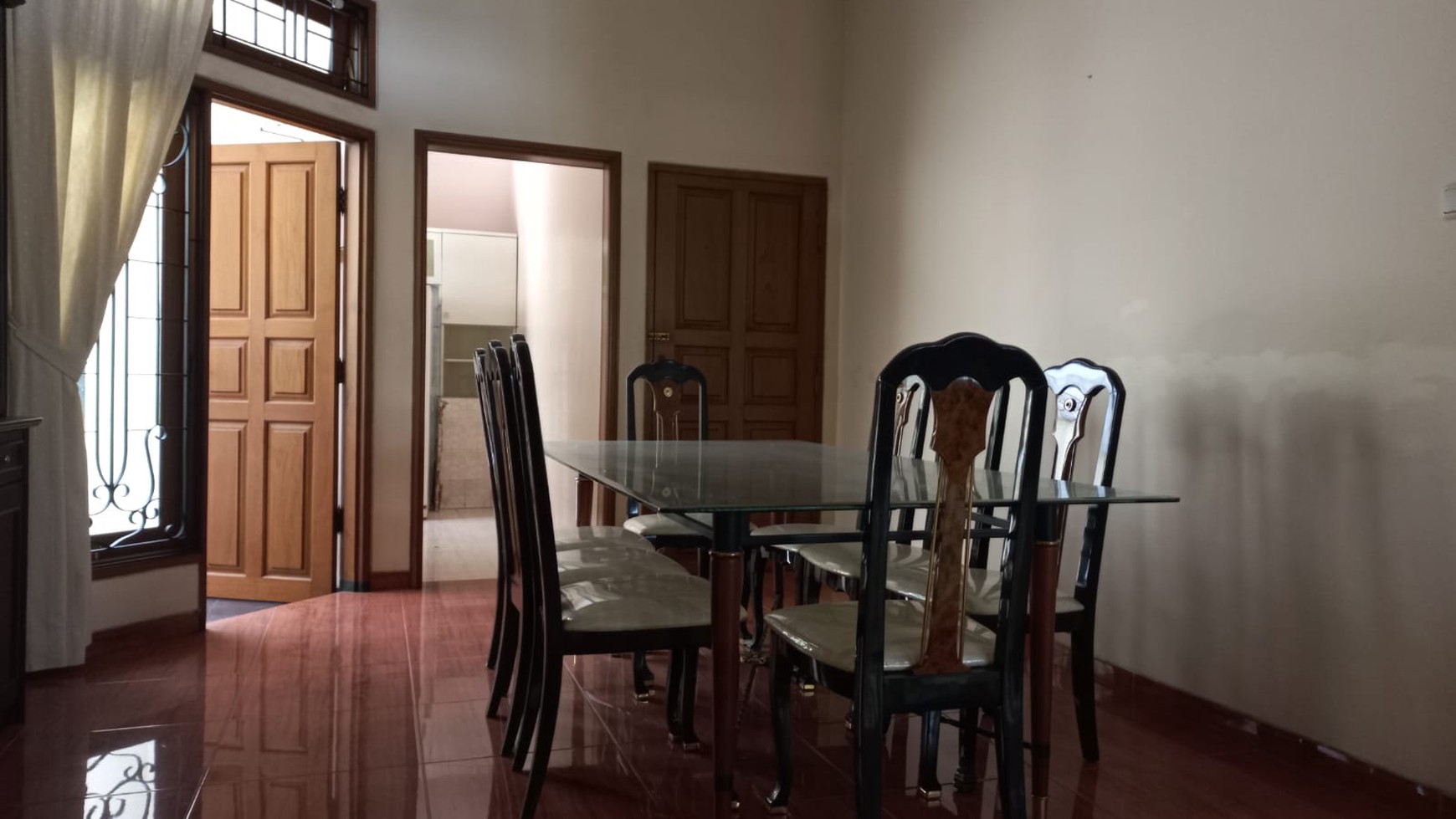 Dijual Rumah Mewah Siap Huni (Hook) Furnished Graha Famili (Blok D) Surabaya Barat