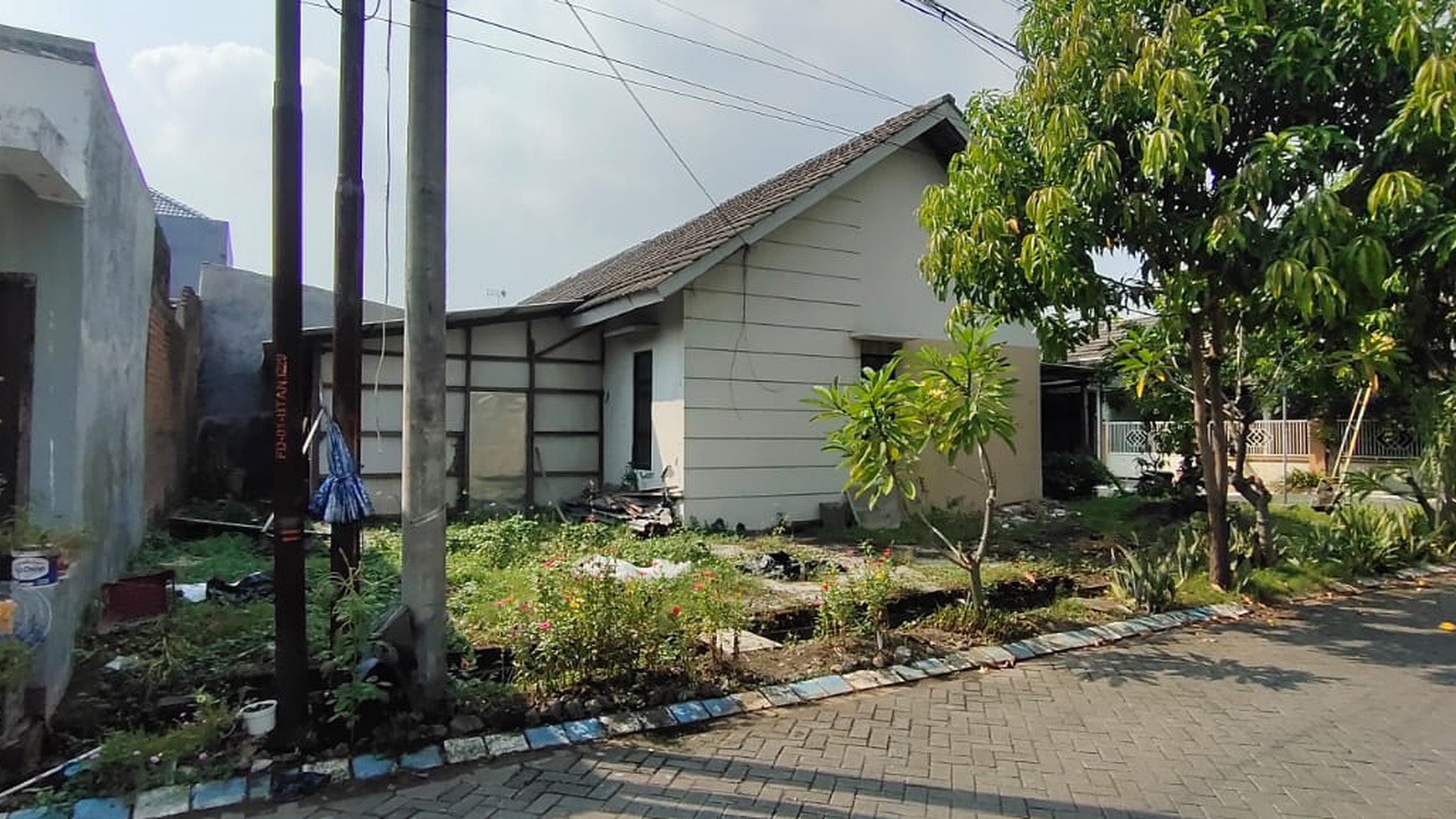 1043. Dijual Rumah Kahuripan Nirwana Village, Sidoarjo