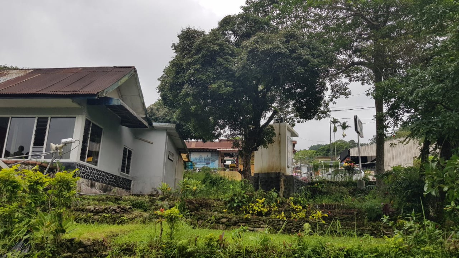 DIJUAL VILLA BATURADEN HITUNG TANAH LOKASI TERBAIK, VIEW KOTA / The Best Location Villa in Purwokerto FOR SALE