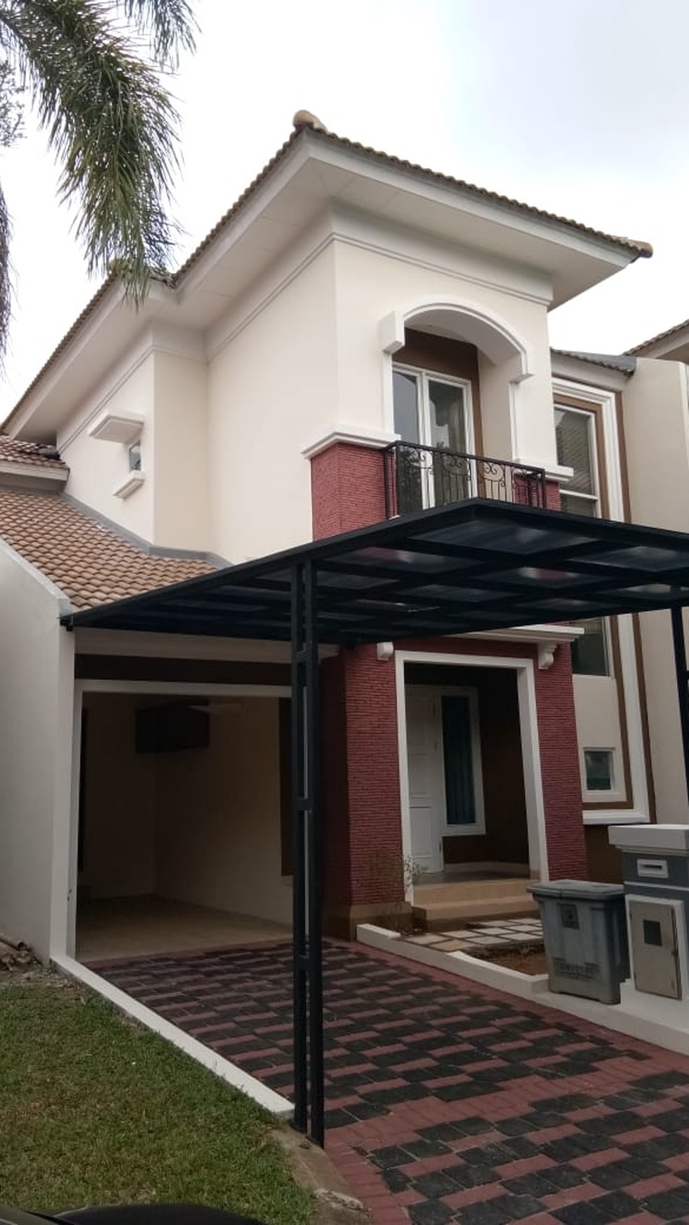 Dijual cepat rumah siap huni kondisi bagus dan asri di gading serpong